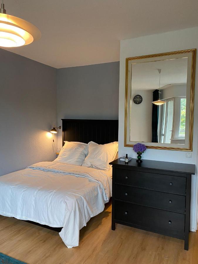 Beautiful Apartment With Balcony Berlin Bagian luar foto