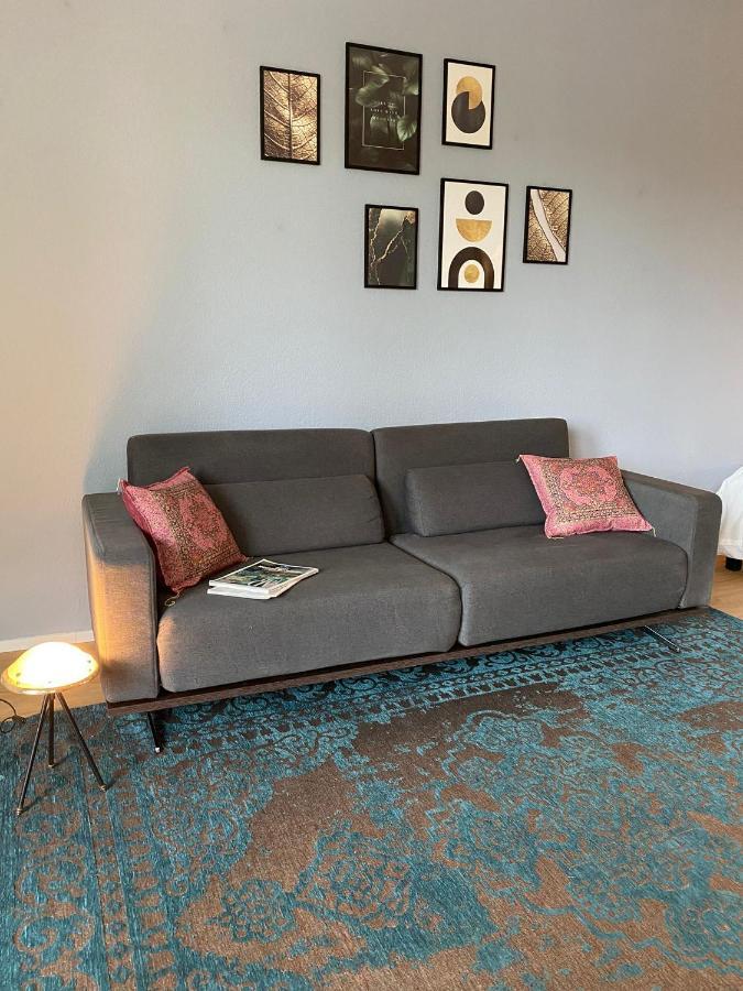 Beautiful Apartment With Balcony Berlin Bagian luar foto